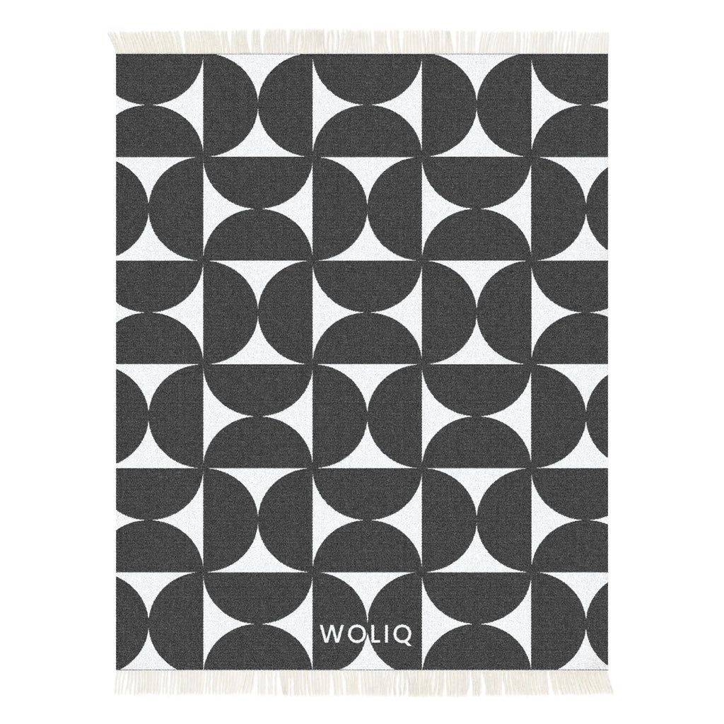 Black and white Bauhaus style wool blanket – WOLIQ Mono Bauhaus front view