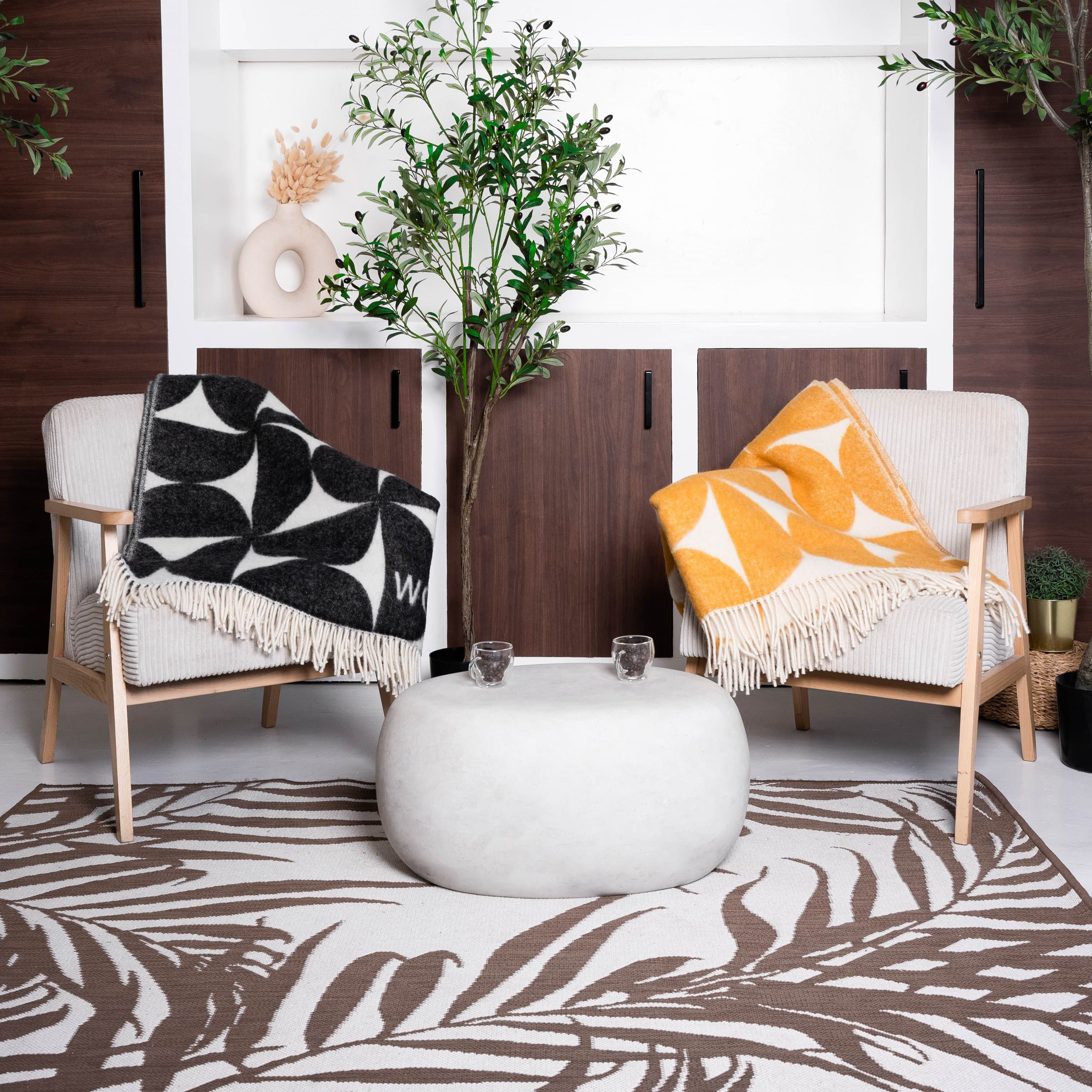 Yellow and white Bauhaus wool blanket with Mono Bauhaus in composition – WOLIQ Solar Bauhaus